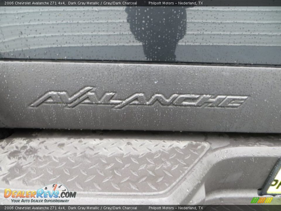 2006 Chevrolet Avalanche Z71 4x4 Dark Gray Metallic / Gray/Dark Charcoal Photo #21