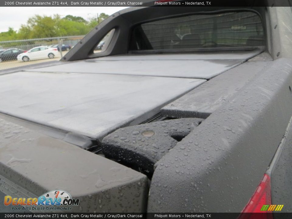 2006 Chevrolet Avalanche Z71 4x4 Dark Gray Metallic / Gray/Dark Charcoal Photo #28