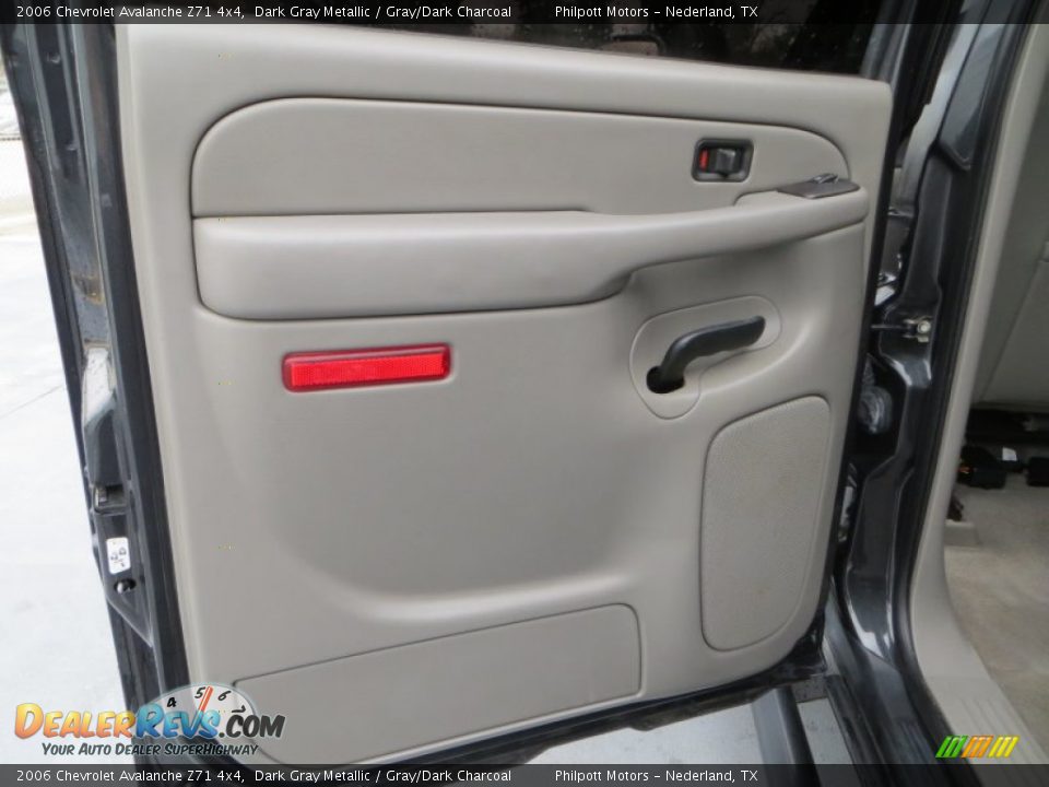 2006 Chevrolet Avalanche Z71 4x4 Dark Gray Metallic / Gray/Dark Charcoal Photo #29