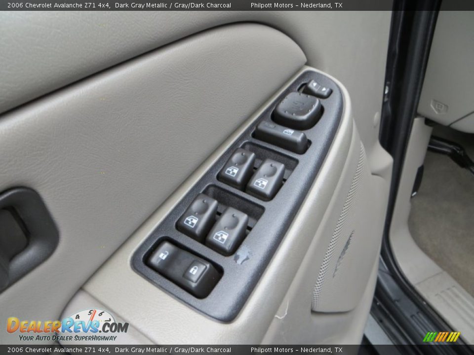 2006 Chevrolet Avalanche Z71 4x4 Dark Gray Metallic / Gray/Dark Charcoal Photo #32