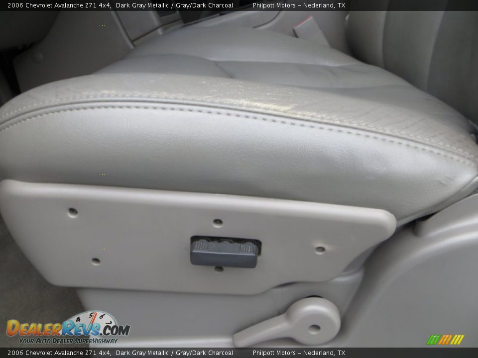 2006 Chevrolet Avalanche Z71 4x4 Dark Gray Metallic / Gray/Dark Charcoal Photo #34