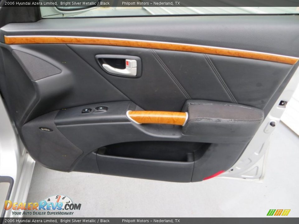 2006 Hyundai Azera Limited Bright Silver Metallic / Black Photo #24