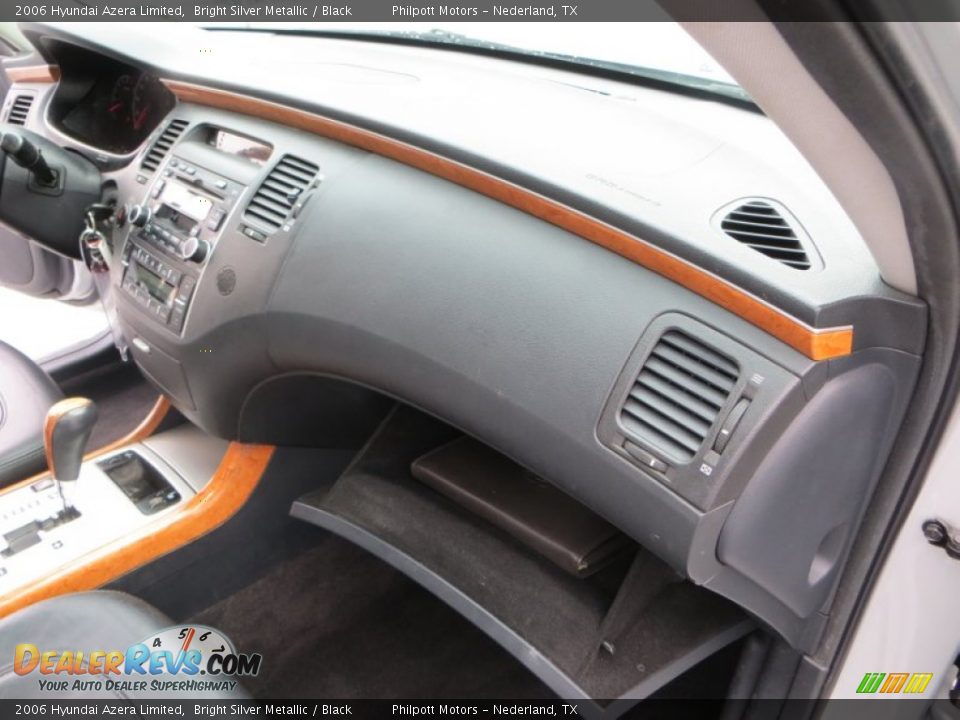 2006 Hyundai Azera Limited Bright Silver Metallic / Black Photo #25