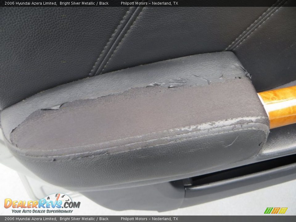 2006 Hyundai Azera Limited Bright Silver Metallic / Black Photo #32