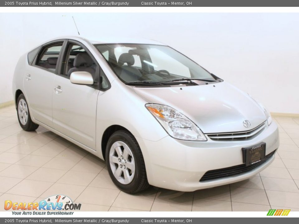 2005 Toyota Prius Hybrid Millenium Silver Metallic / Gray/Burgundy Photo #1