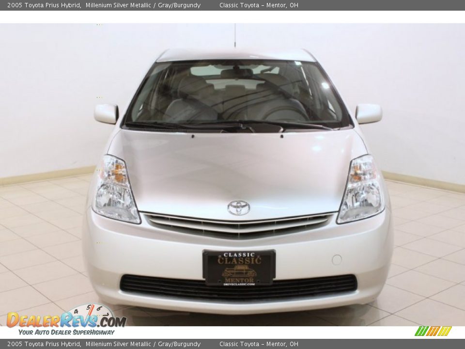 2005 Toyota Prius Hybrid Millenium Silver Metallic / Gray/Burgundy Photo #2