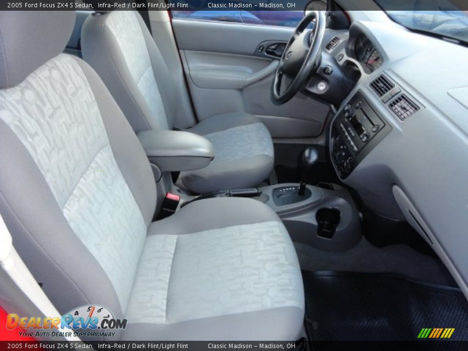2005 Ford Focus ZX4 S Sedan Infra-Red / Dark Flint/Light Flint Photo #3