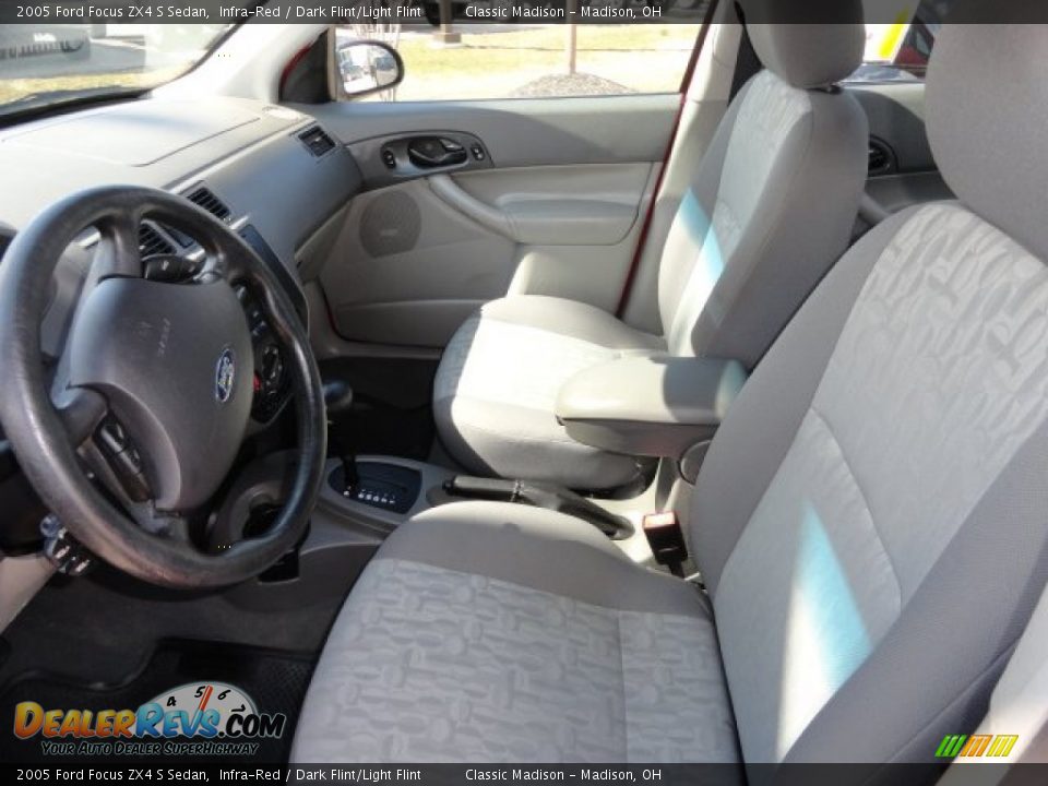 2005 Ford Focus ZX4 S Sedan Infra-Red / Dark Flint/Light Flint Photo #5