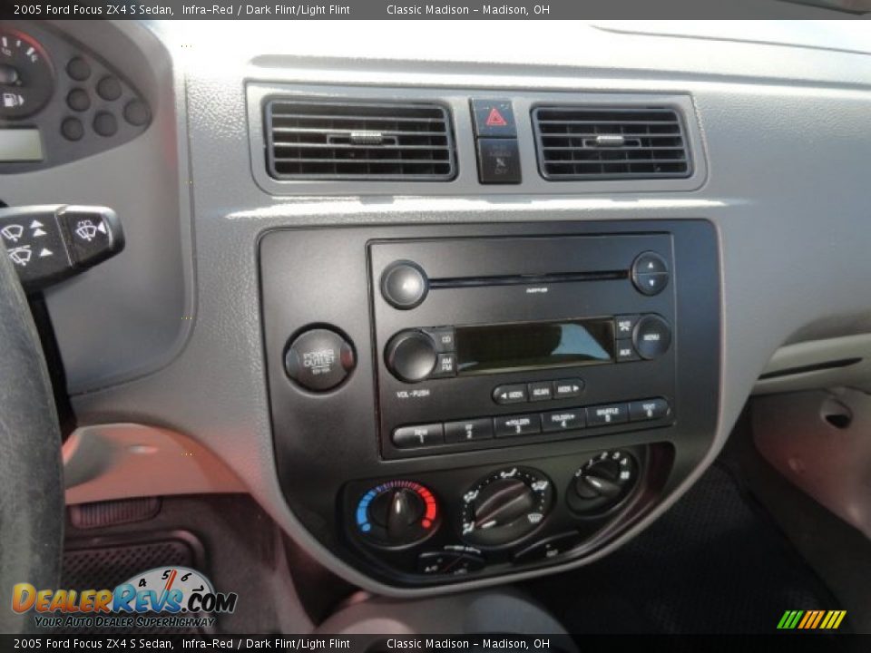 2005 Ford Focus ZX4 S Sedan Infra-Red / Dark Flint/Light Flint Photo #6