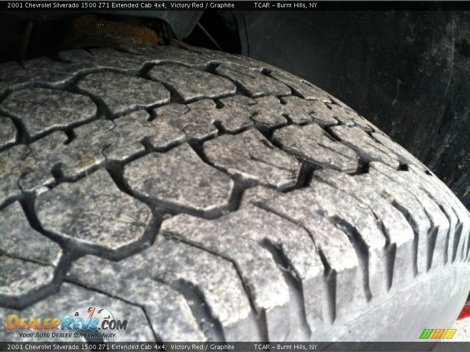 2001 Chevrolet Silverado 1500 Z71 Extended Cab 4x4 Victory Red / Graphite Photo #2