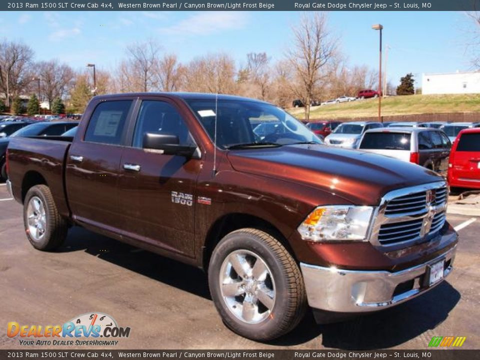 Front 3/4 View of 2013 Ram 1500 SLT Crew Cab 4x4 Photo #2