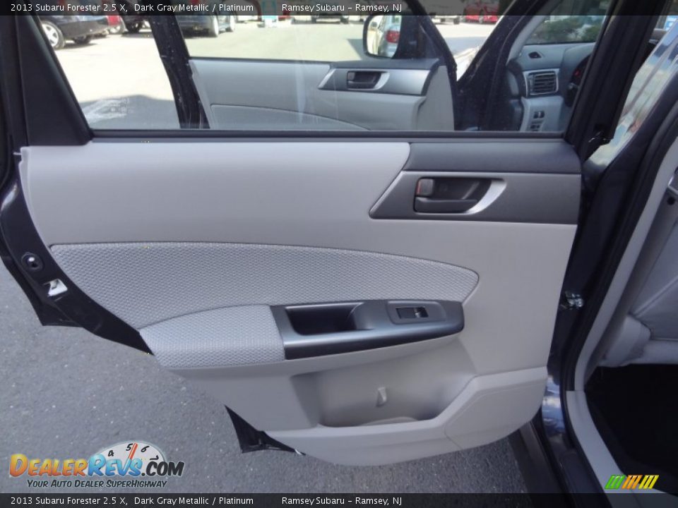 2013 Subaru Forester 2.5 X Dark Gray Metallic / Platinum Photo #28