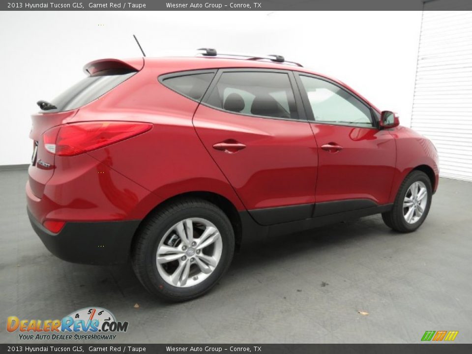 2013 Hyundai Tucson GLS Garnet Red / Taupe Photo #2