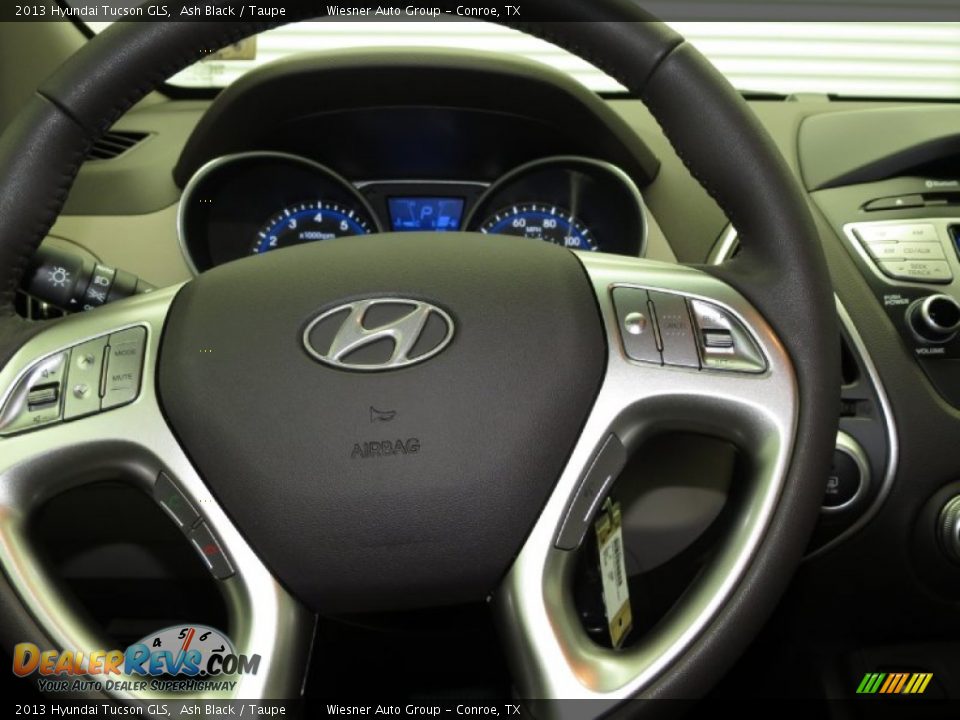 2013 Hyundai Tucson GLS Steering Wheel Photo #4