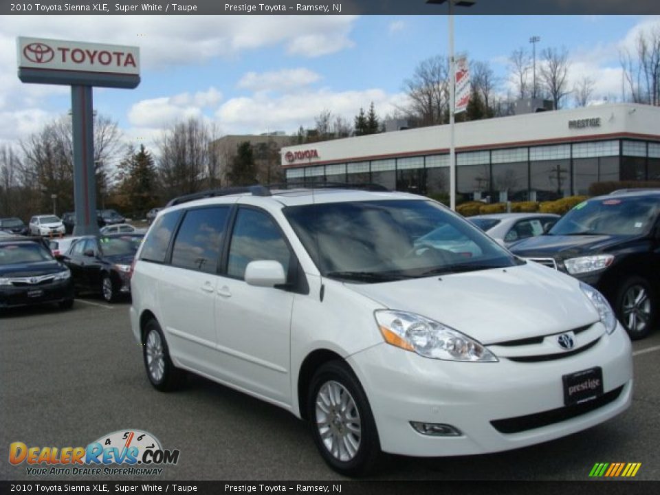 2010 Toyota Sienna XLE Super White / Taupe Photo #1