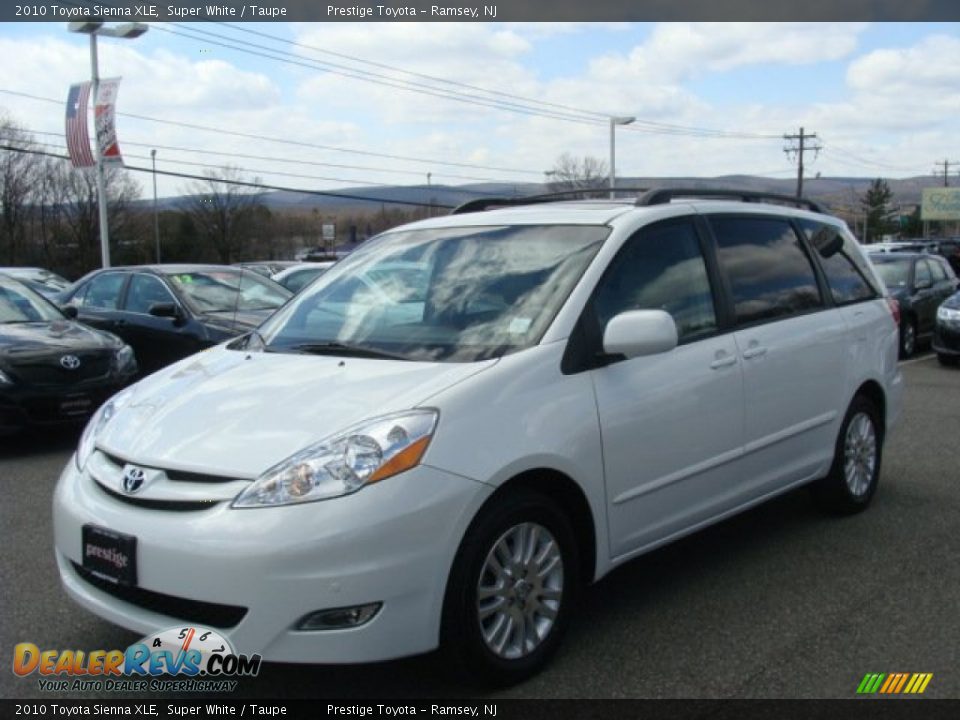 2010 Toyota Sienna XLE Super White / Taupe Photo #3