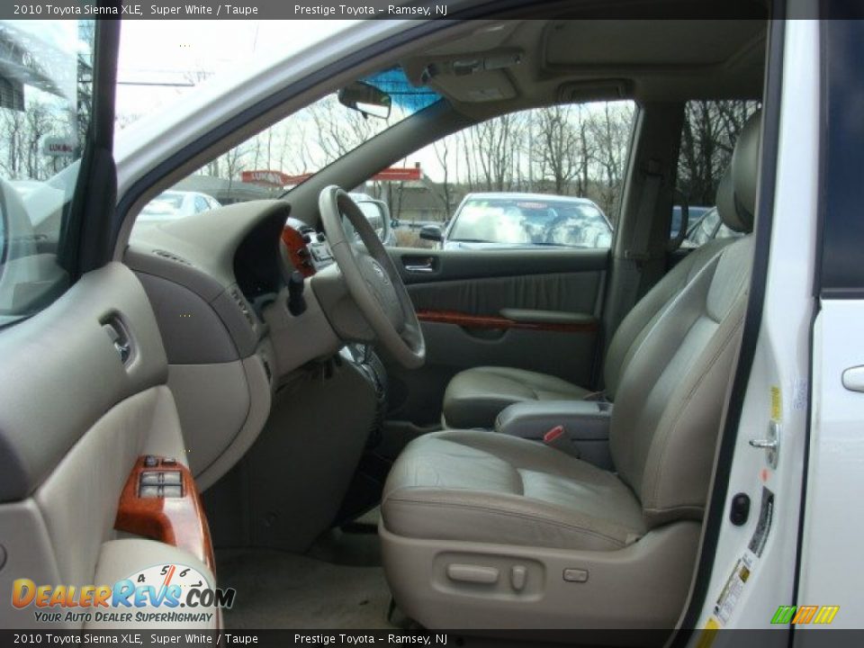 2010 Toyota Sienna XLE Super White / Taupe Photo #7