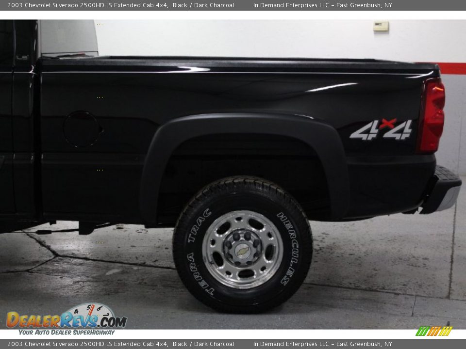 2003 Chevrolet Silverado 2500HD LS Extended Cab 4x4 Black / Dark Charcoal Photo #9