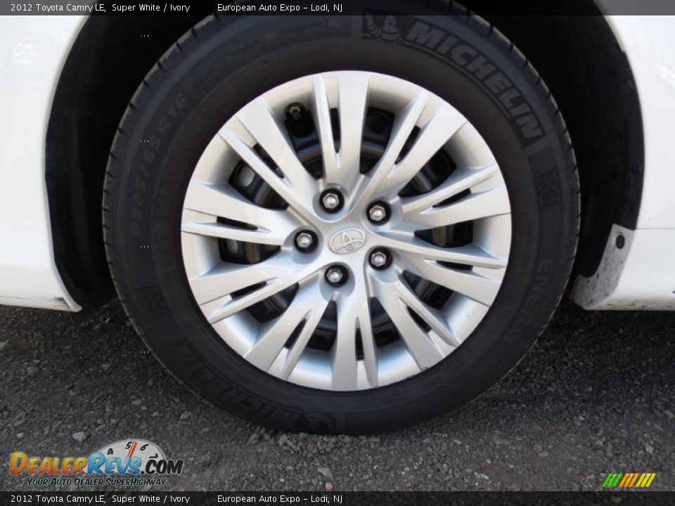 2012 Toyota Camry LE Super White / Ivory Photo #32