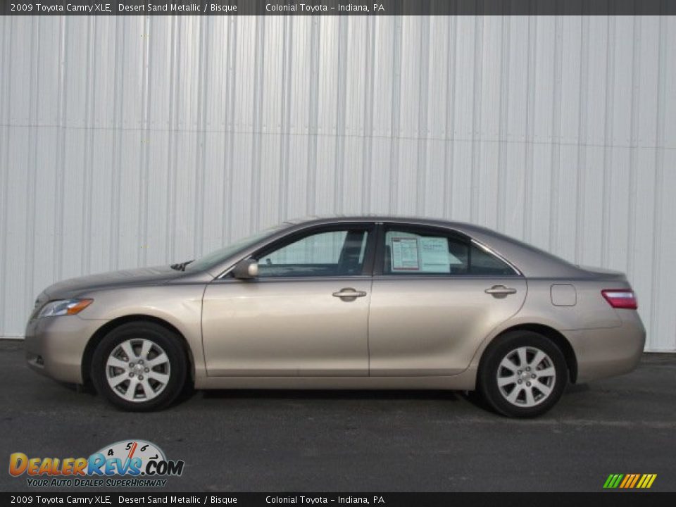 Desert Sand Metallic 2009 Toyota Camry XLE Photo #2