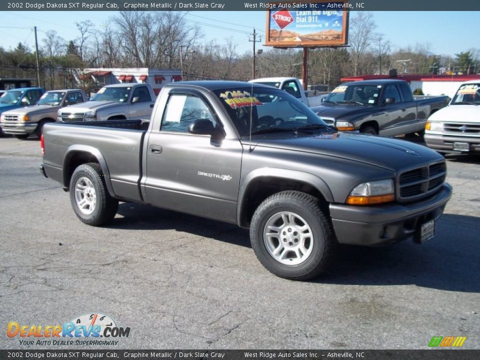 Front 3/4 View of 2002 Dodge Dakota SXT Regular Cab Photo #3