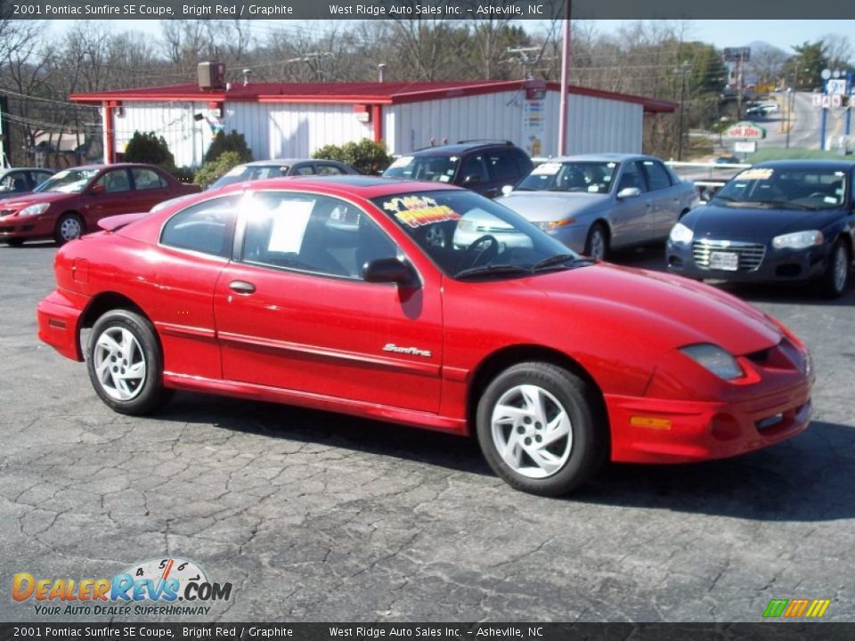 Bright Red 2001 Pontiac Sunfire SE Coupe Photo #3