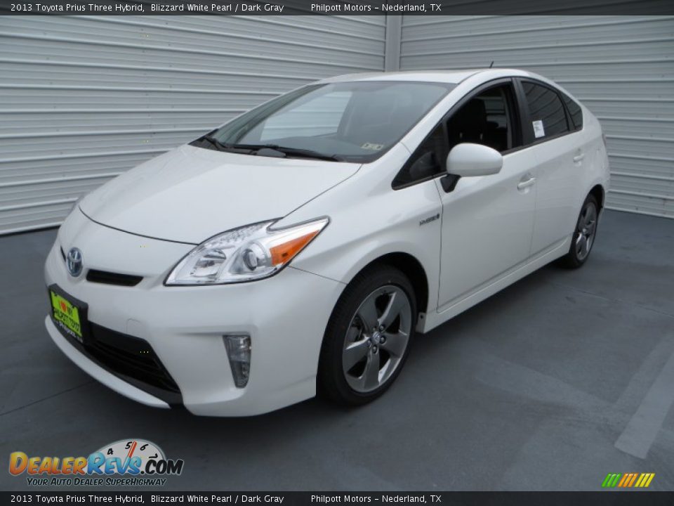 2013 Toyota Prius Three Hybrid Blizzard White Pearl / Dark Gray Photo #10