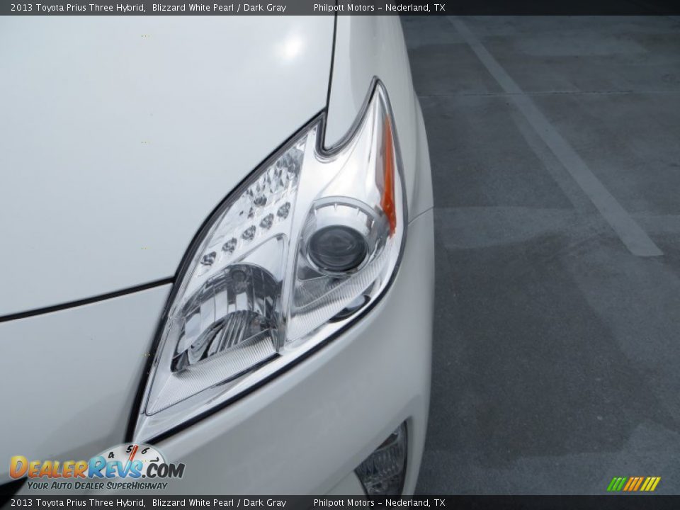 2013 Toyota Prius Three Hybrid Blizzard White Pearl / Dark Gray Photo #12