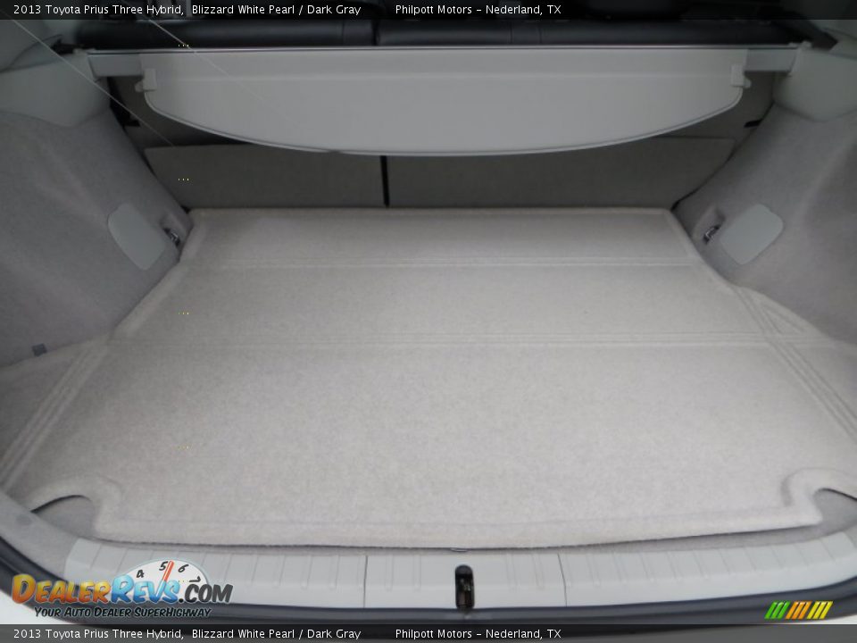 2013 Toyota Prius Three Hybrid Blizzard White Pearl / Dark Gray Photo #18
