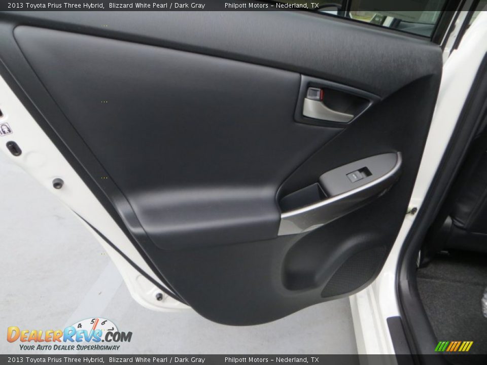 2013 Toyota Prius Three Hybrid Blizzard White Pearl / Dark Gray Photo #21