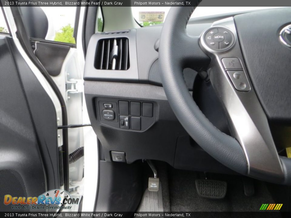 2013 Toyota Prius Three Hybrid Blizzard White Pearl / Dark Gray Photo #32