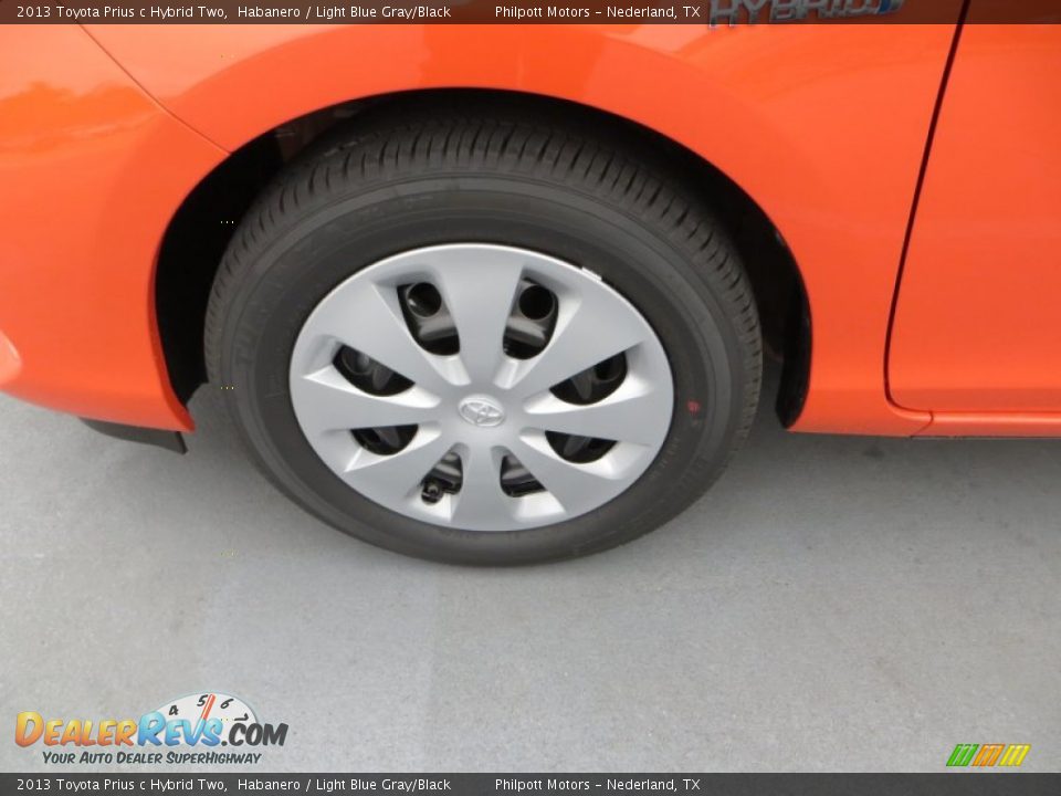 2013 Toyota Prius c Hybrid Two Wheel Photo #13