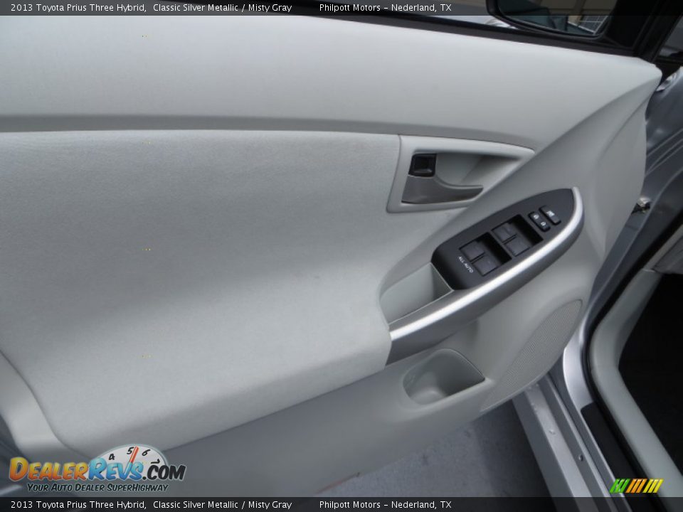 2013 Toyota Prius Three Hybrid Classic Silver Metallic / Misty Gray Photo #21
