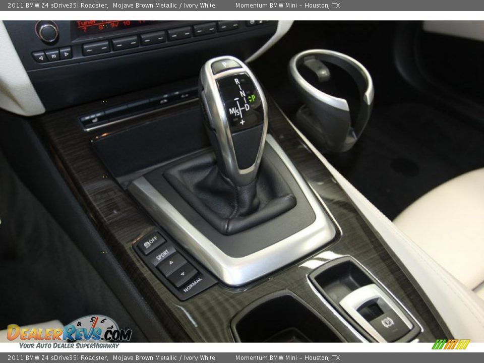 2011 BMW Z4 sDrive35i Roadster Shifter Photo #23