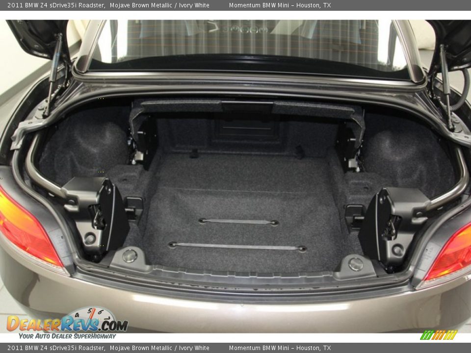 2011 BMW Z4 sDrive35i Roadster Trunk Photo #30