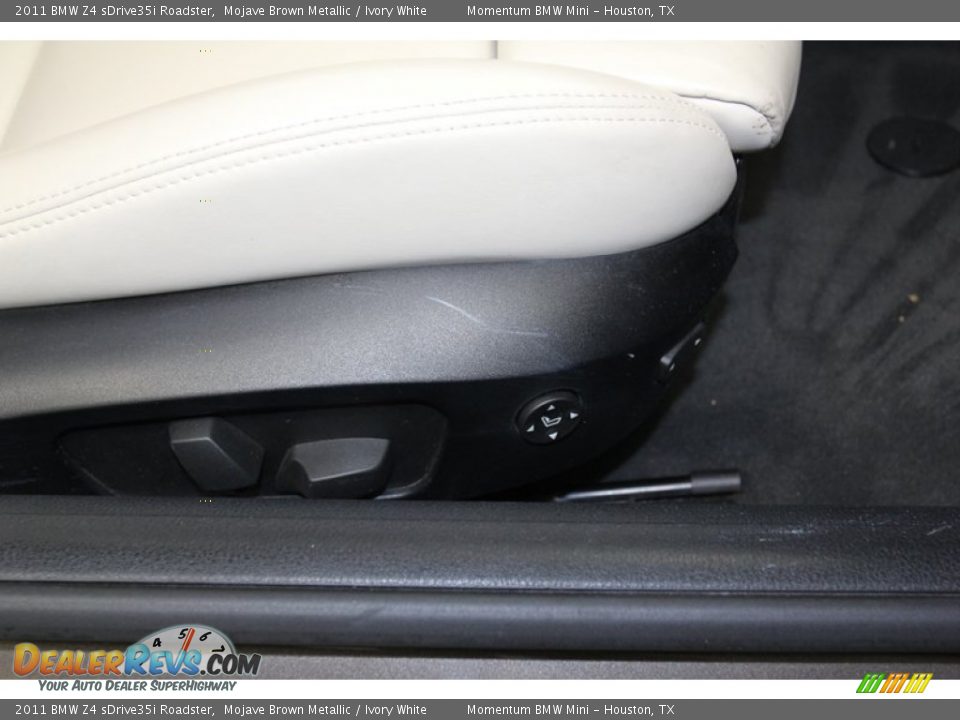 2011 BMW Z4 sDrive35i Roadster Mojave Brown Metallic / Ivory White Photo #32