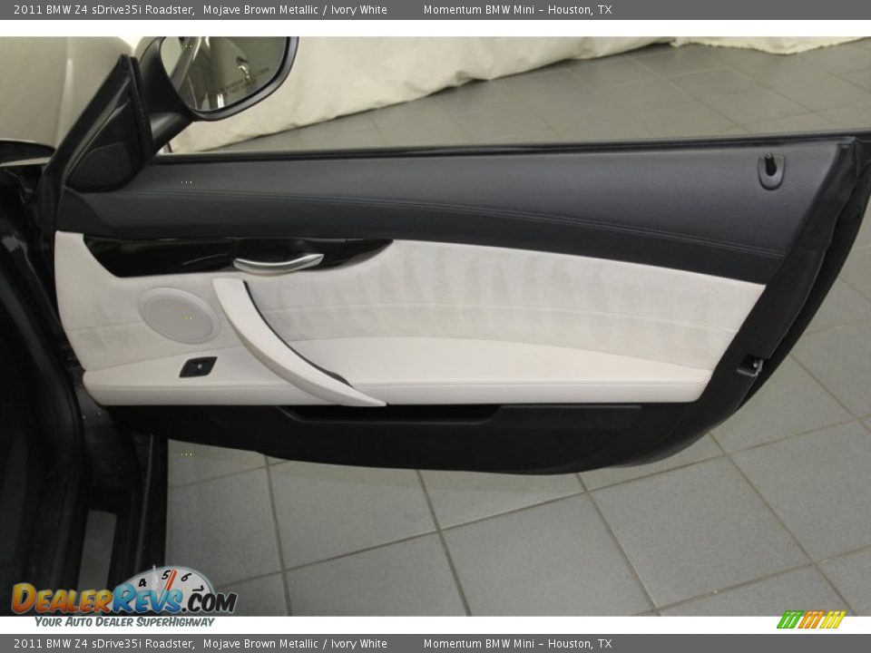 Door Panel of 2011 BMW Z4 sDrive35i Roadster Photo #33