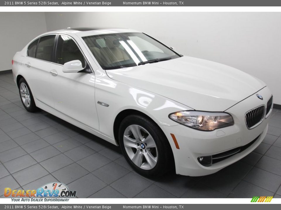 2011 BMW 5 Series 528i Sedan Alpine White / Venetian Beige Photo #8