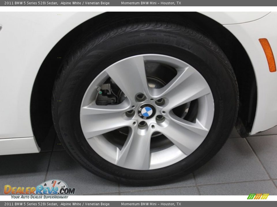 2011 BMW 5 Series 528i Sedan Alpine White / Venetian Beige Photo #9