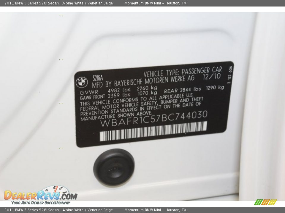 2011 BMW 5 Series 528i Sedan Alpine White / Venetian Beige Photo #10