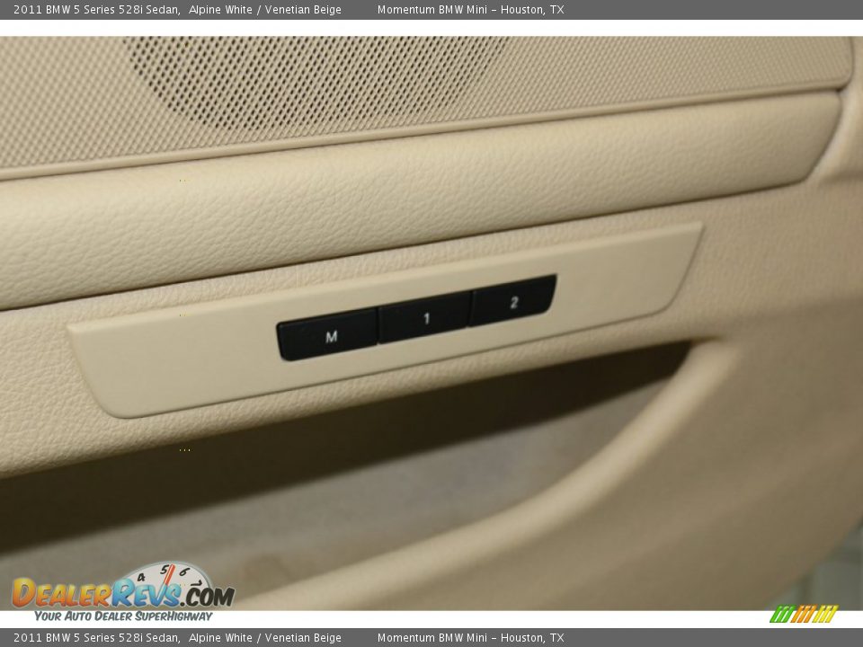 2011 BMW 5 Series 528i Sedan Alpine White / Venetian Beige Photo #17