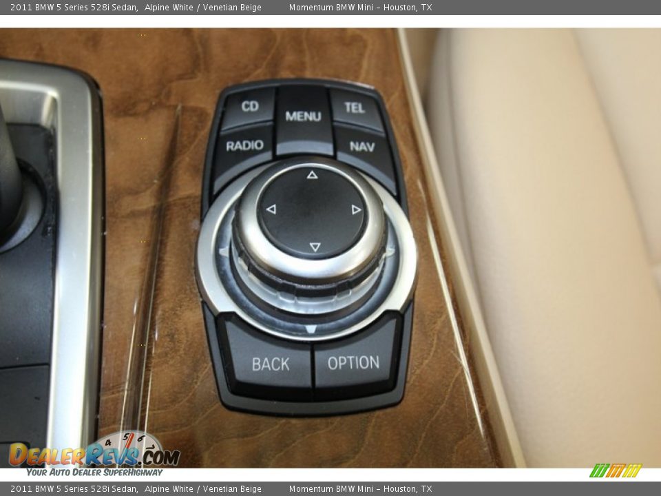 2011 BMW 5 Series 528i Sedan Alpine White / Venetian Beige Photo #25