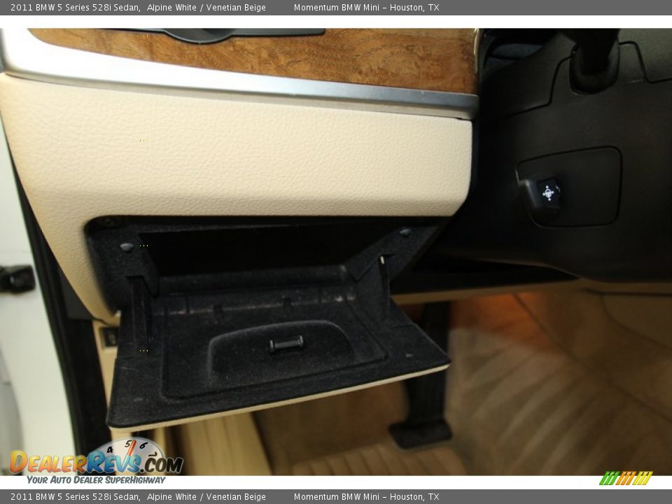 2011 BMW 5 Series 528i Sedan Alpine White / Venetian Beige Photo #30