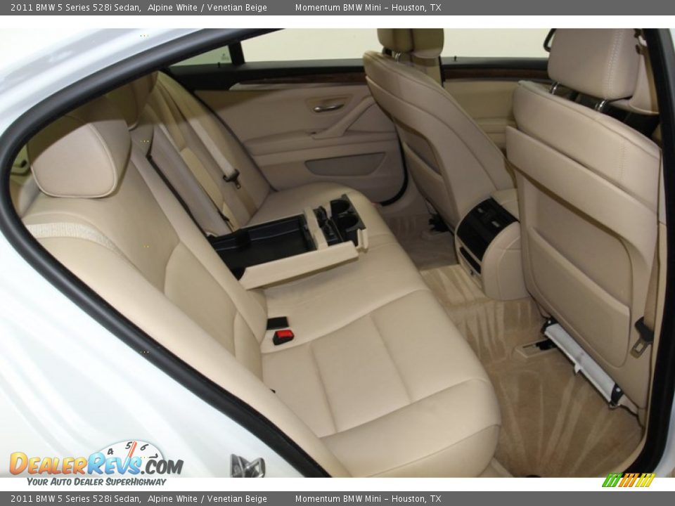 2011 BMW 5 Series 528i Sedan Alpine White / Venetian Beige Photo #36