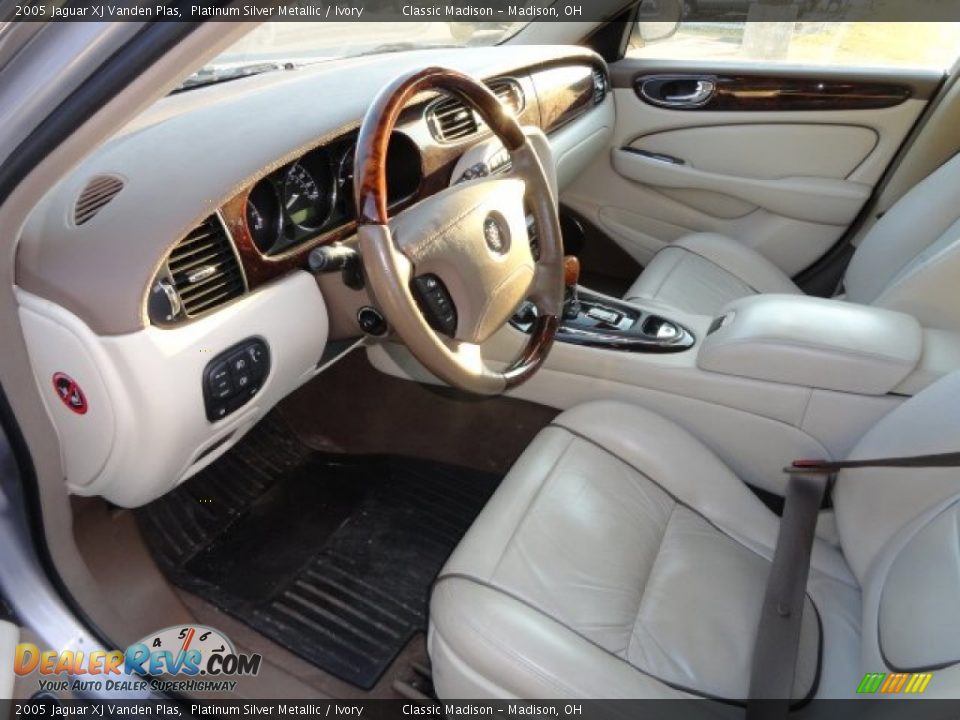 2005 Jaguar XJ Vanden Plas Platinum Silver Metallic / Ivory Photo #3