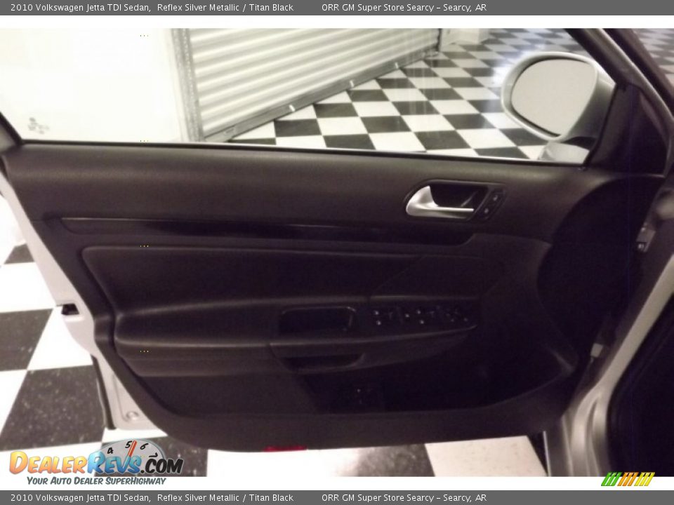 2010 Volkswagen Jetta TDI Sedan Reflex Silver Metallic / Titan Black Photo #13