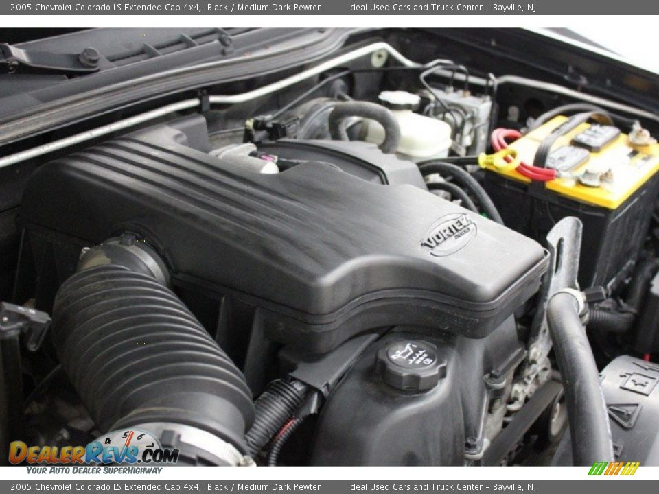2005 Chevrolet Colorado LS Extended Cab 4x4 Black / Medium Dark Pewter Photo #2