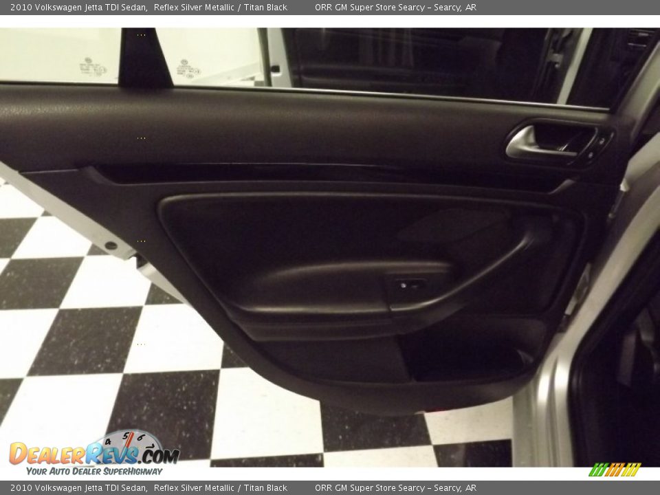 2010 Volkswagen Jetta TDI Sedan Reflex Silver Metallic / Titan Black Photo #16