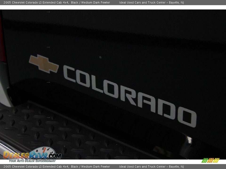 2005 Chevrolet Colorado LS Extended Cab 4x4 Black / Medium Dark Pewter Photo #5