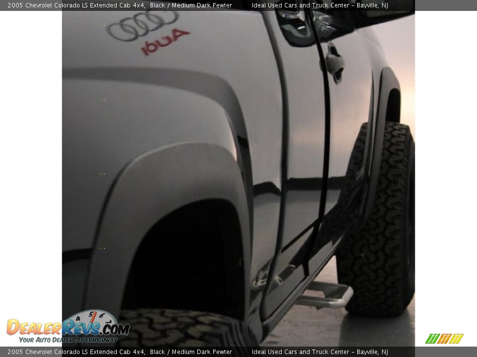 2005 Chevrolet Colorado LS Extended Cab 4x4 Black / Medium Dark Pewter Photo #7
